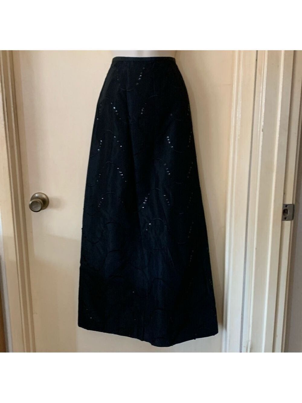 Ann Taylor Loft full length black sequin skirt size 6